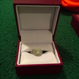 Halzberg diamond ring